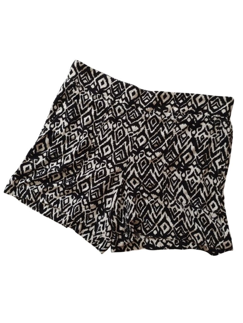 Wildfox Lightweight Shorts L Black & White Tribal Print Flowy May run Small